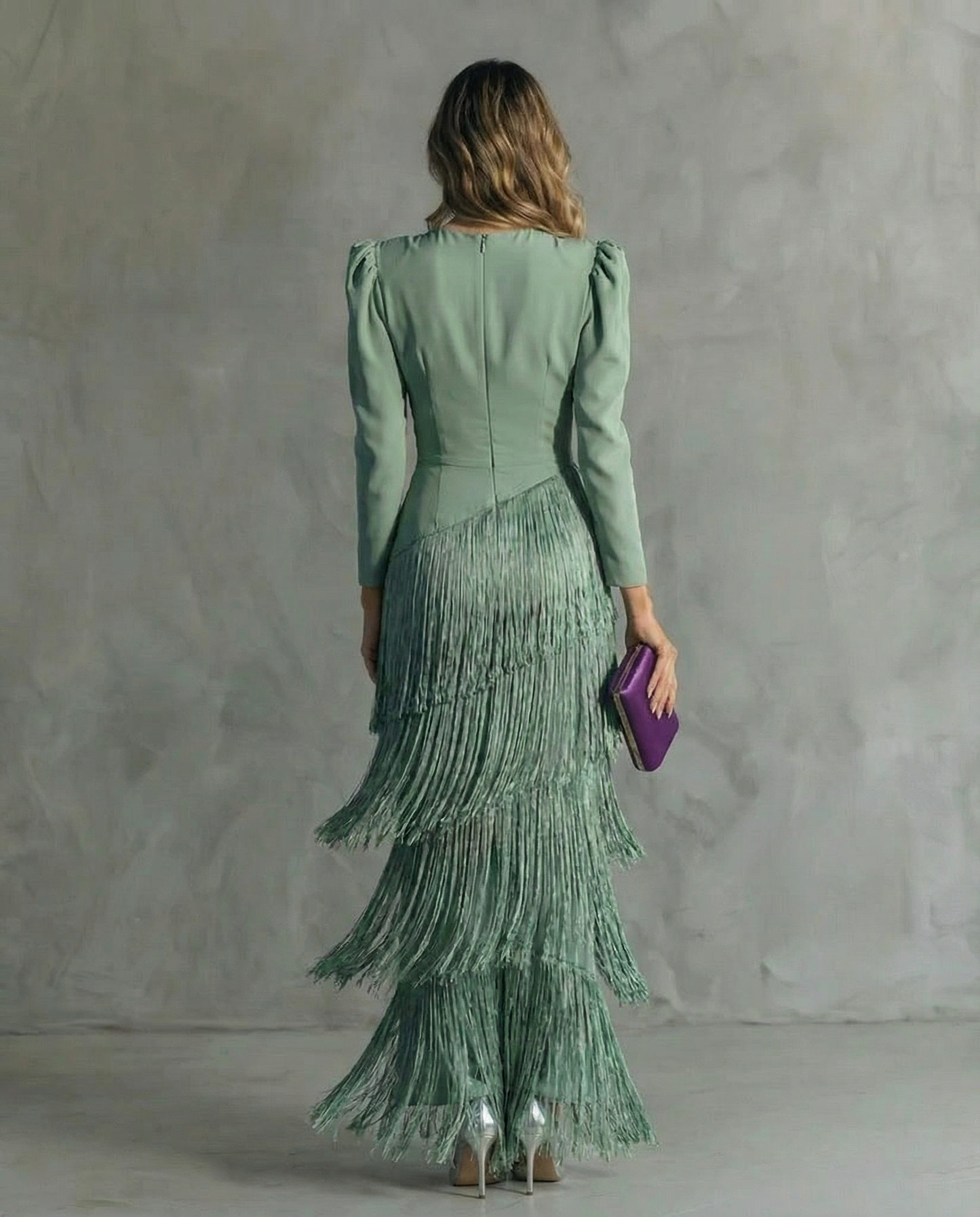 Serenva - Robe midi élégante à manches frangées